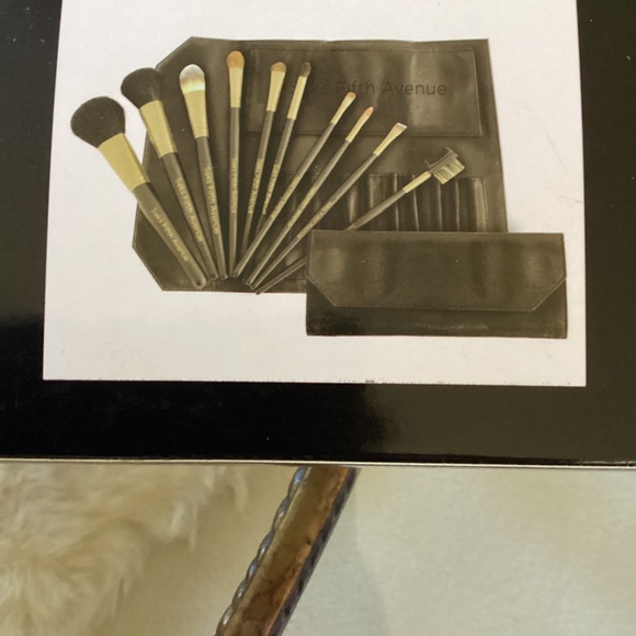 New, Saks Fifth Avenue Backstage Makeup Brush Lineup Set in Case - Picture 5 of 6